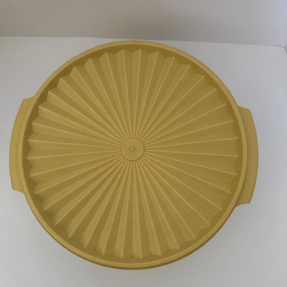 Vintage Tupperware Harvest Gold 880-8 Large Salad Bowl Container 10
